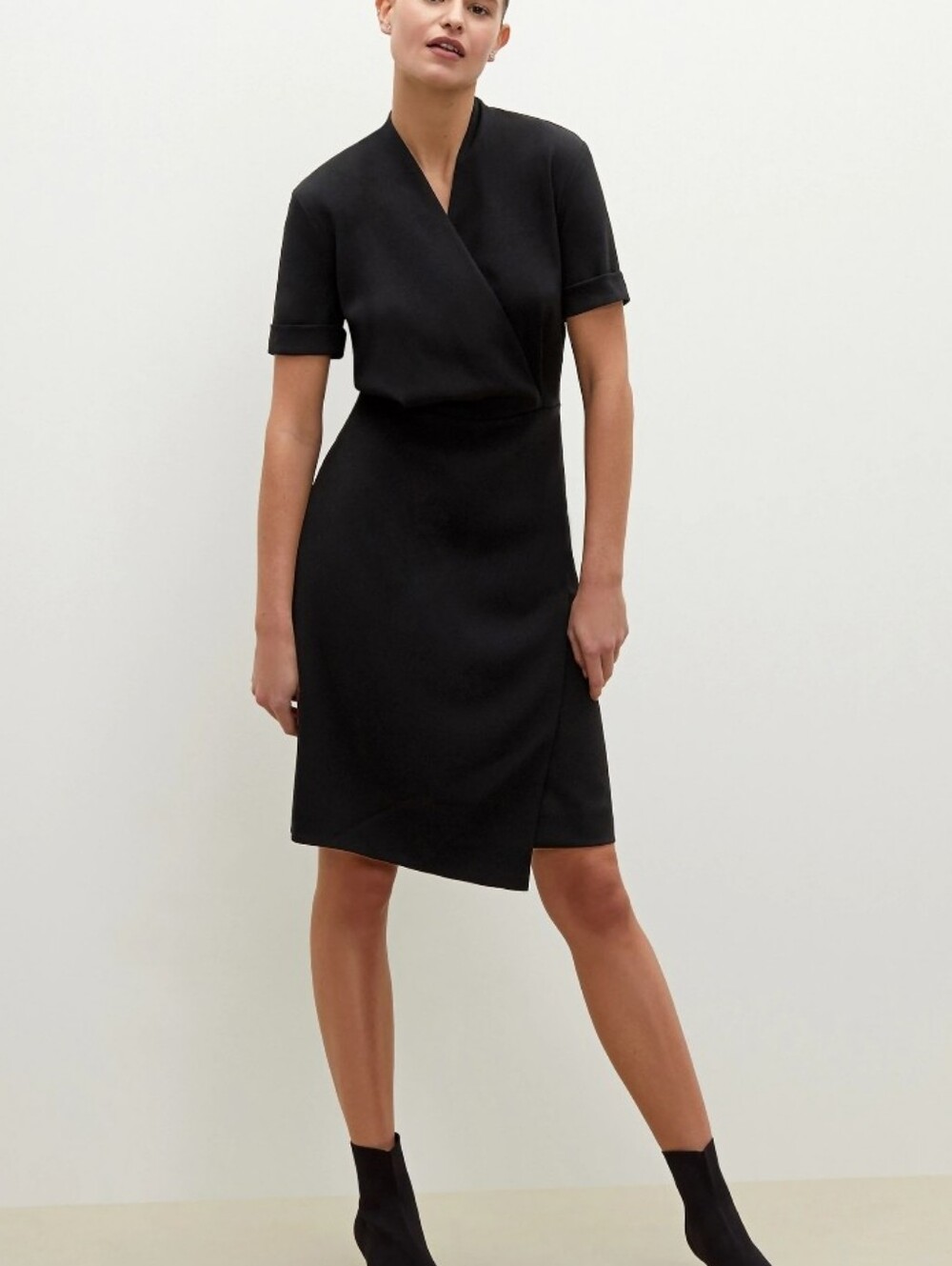 MM.LaFleur Black Midi Dress with V-Style Neckline
